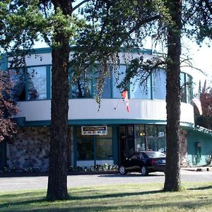 Falcon Lake Hotel